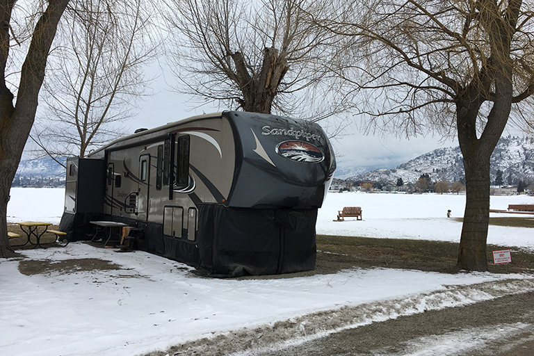 Oliver Winter Camping