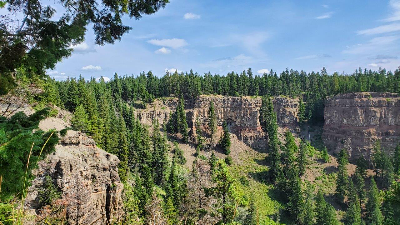 Chasm-Provincial-Park-Cariboo