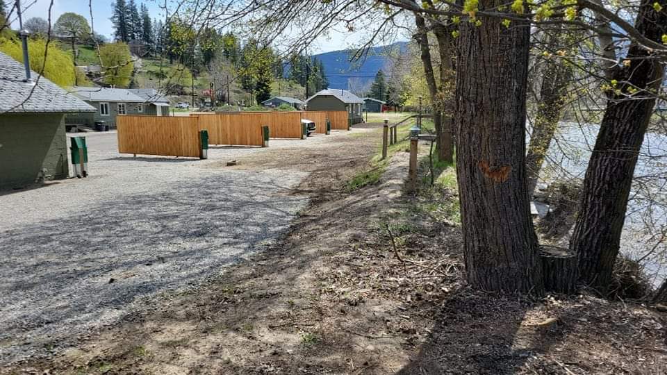 Riverside Court RV and Cabins